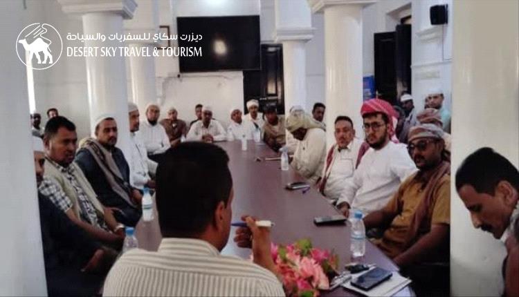 An expanded meeting in Tarim discusses strengthening the role of the tourism sector