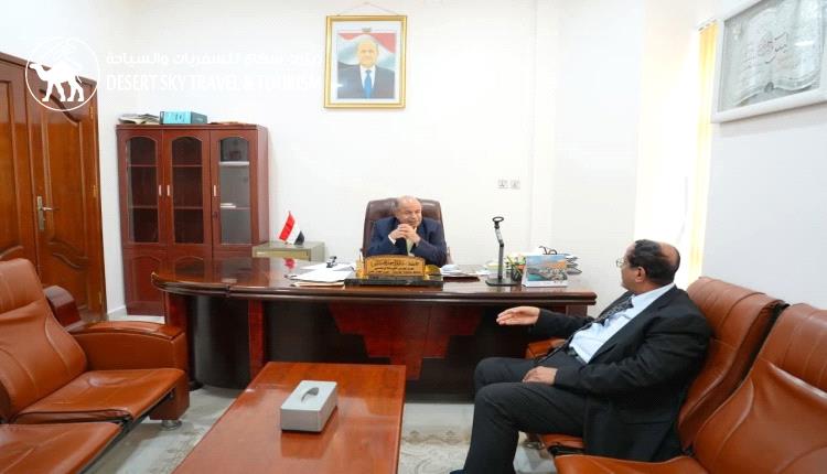 Presidential Leadership Council Member and Governor of Hadramawt Meets with Head of Civil Aviation Authority to Discuss Airport Conditions and Efforts to Develop Aviation Services